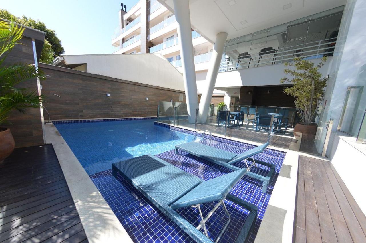 Ampla Cobertura Duplex Em Condominio Com Piscina Бомбиньяс Экстерьер фото