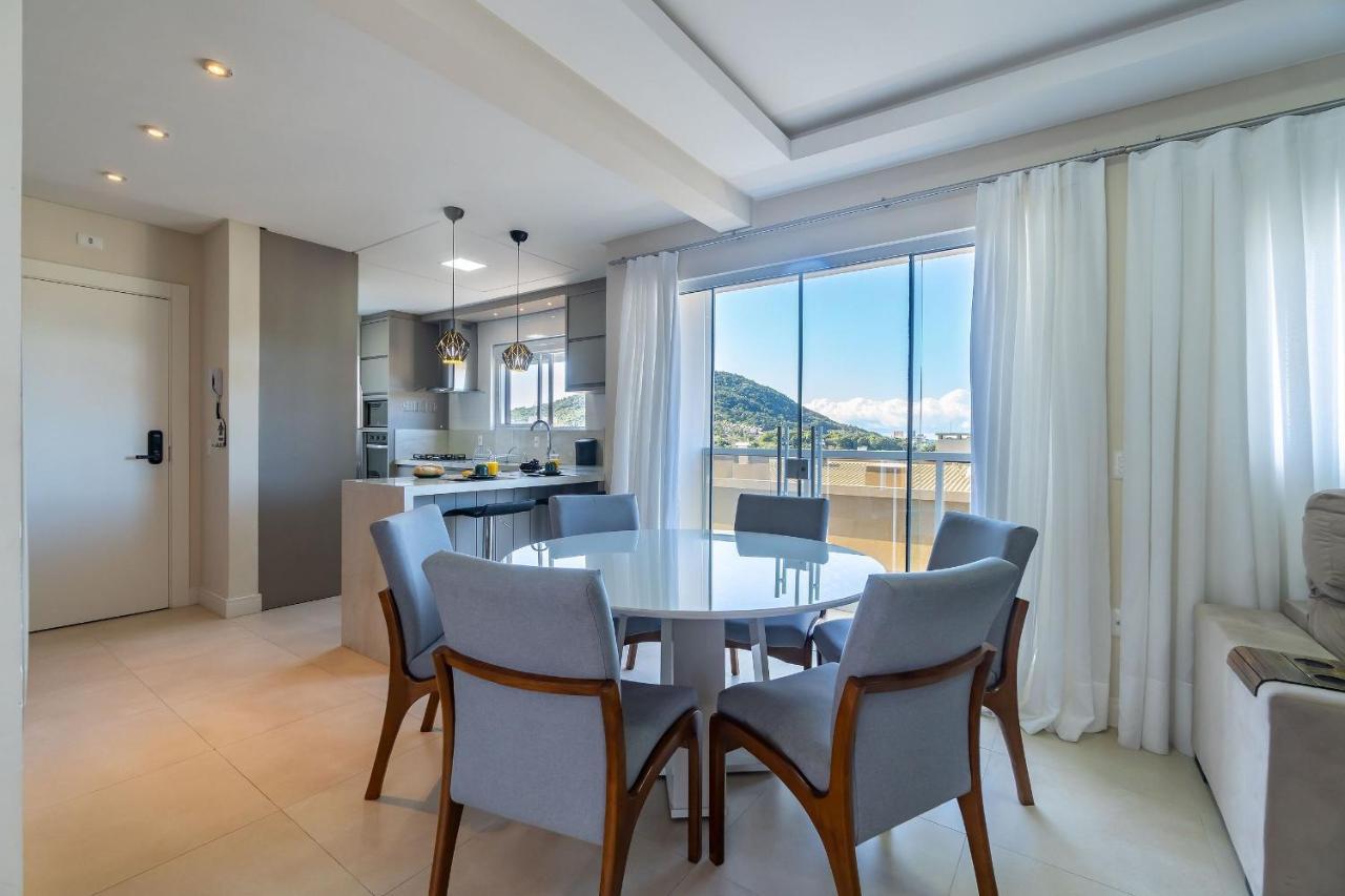 Ampla Cobertura Duplex Em Condominio Com Piscina Бомбиньяс Экстерьер фото
