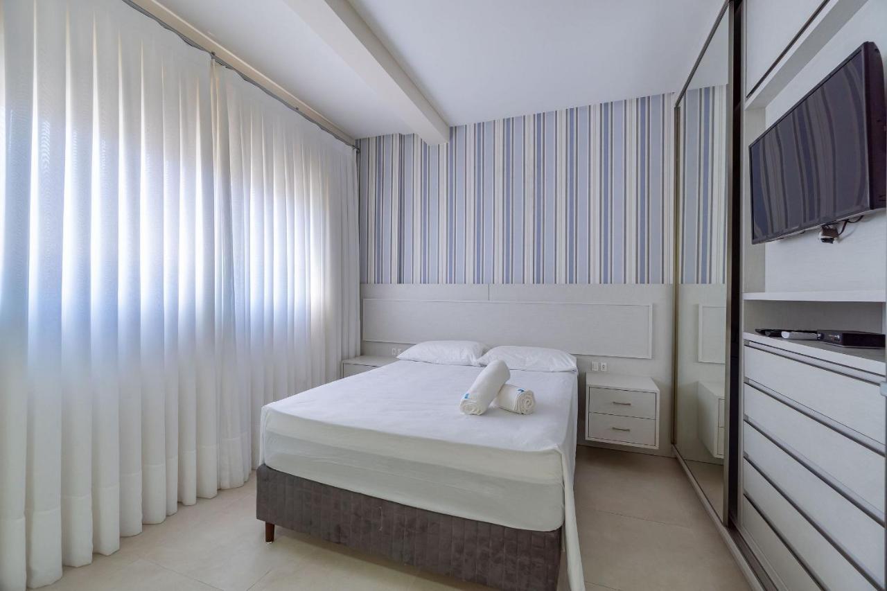 Ampla Cobertura Duplex Em Condominio Com Piscina Бомбиньяс Экстерьер фото