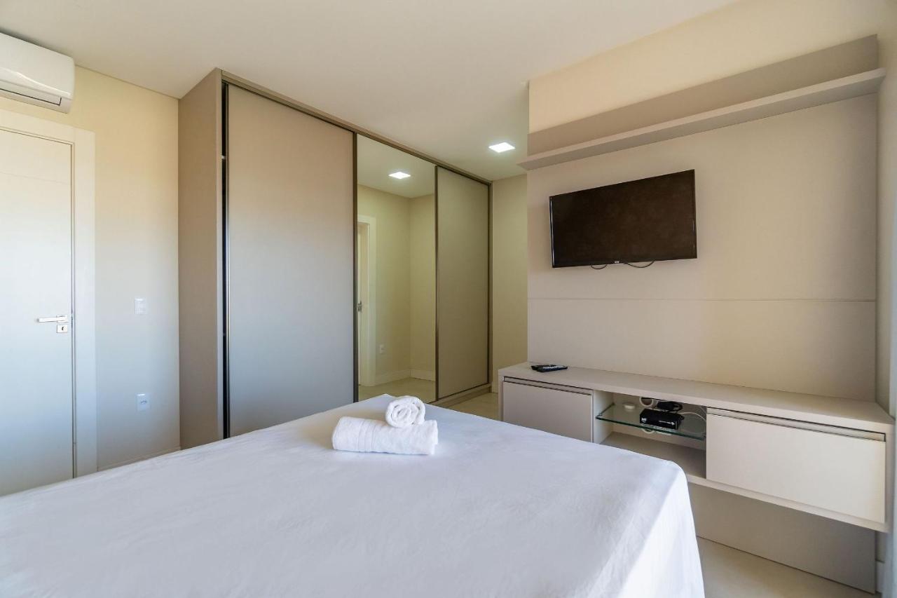 Ampla Cobertura Duplex Em Condominio Com Piscina Бомбиньяс Экстерьер фото