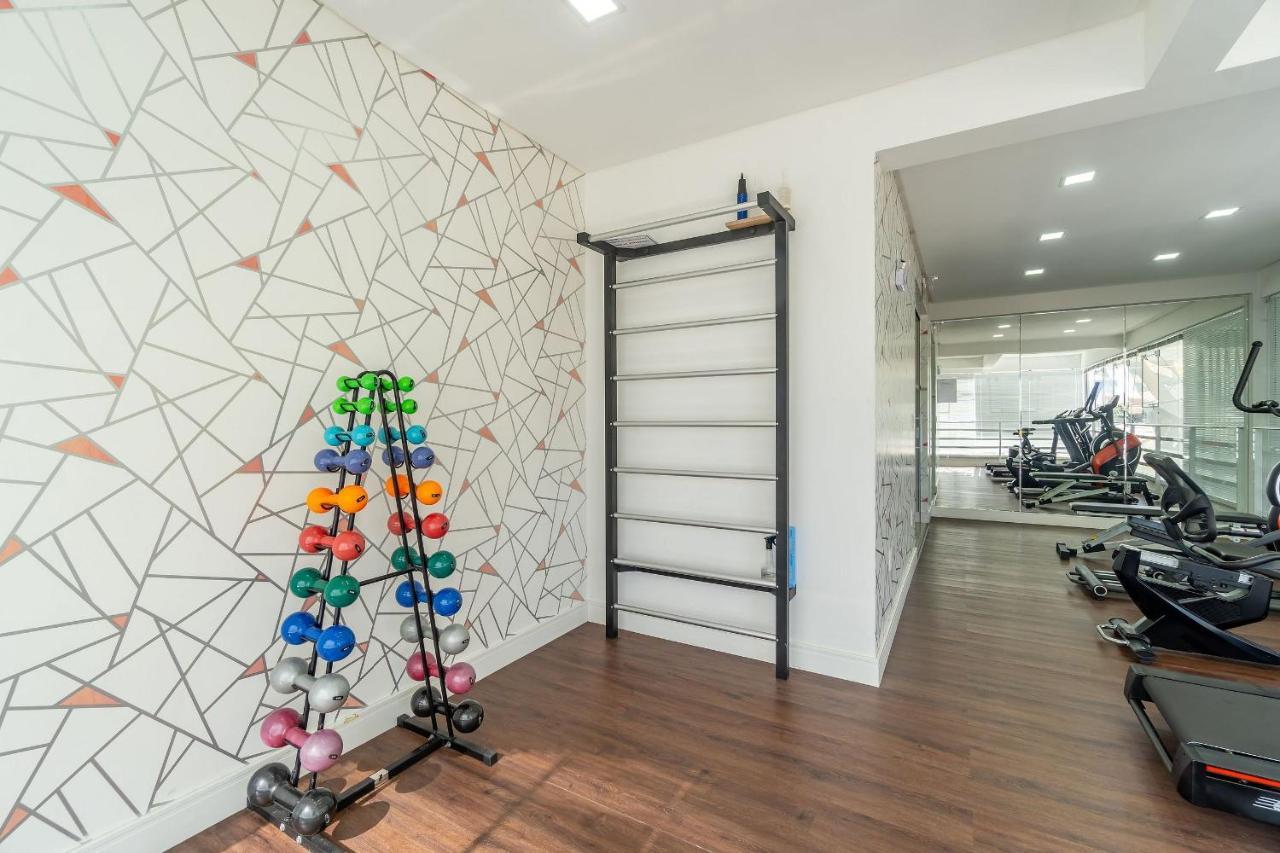 Ampla Cobertura Duplex Em Condominio Com Piscina Бомбиньяс Экстерьер фото