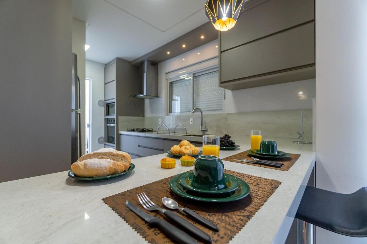 Ampla Cobertura Duplex Em Condominio Com Piscina Бомбиньяс Экстерьер фото