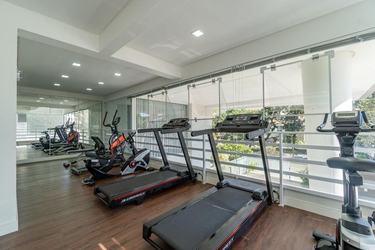 Ampla Cobertura Duplex Em Condominio Com Piscina Бомбиньяс Экстерьер фото